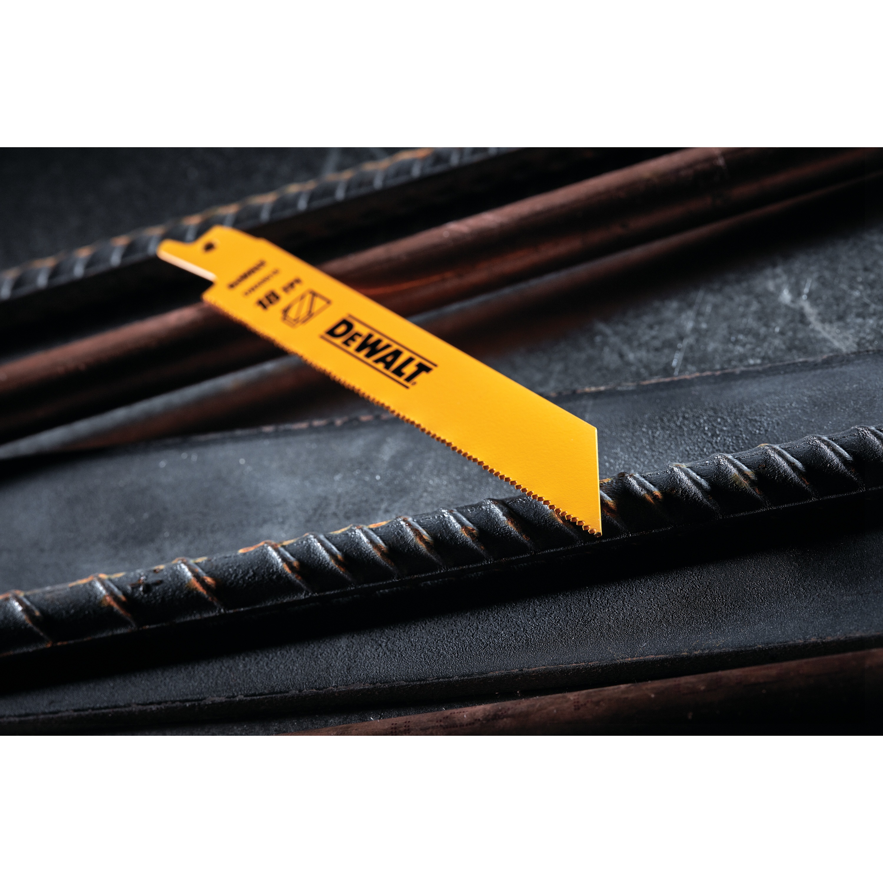 Long lasting cutting edge feature of metal cutting bi metal reciprocating saw blades.