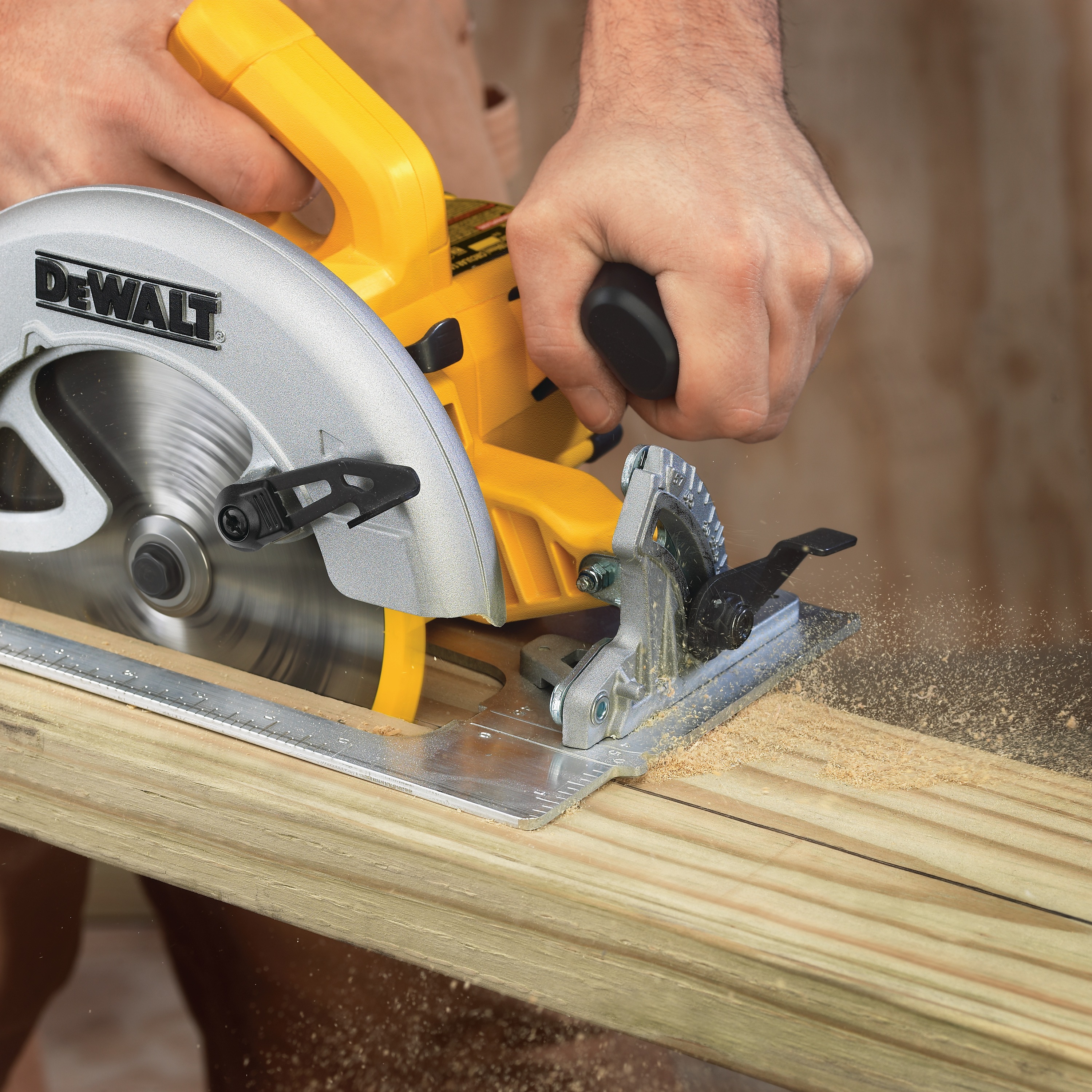 7 1/4" Lightweight Circular saw DWE575 DEWALT