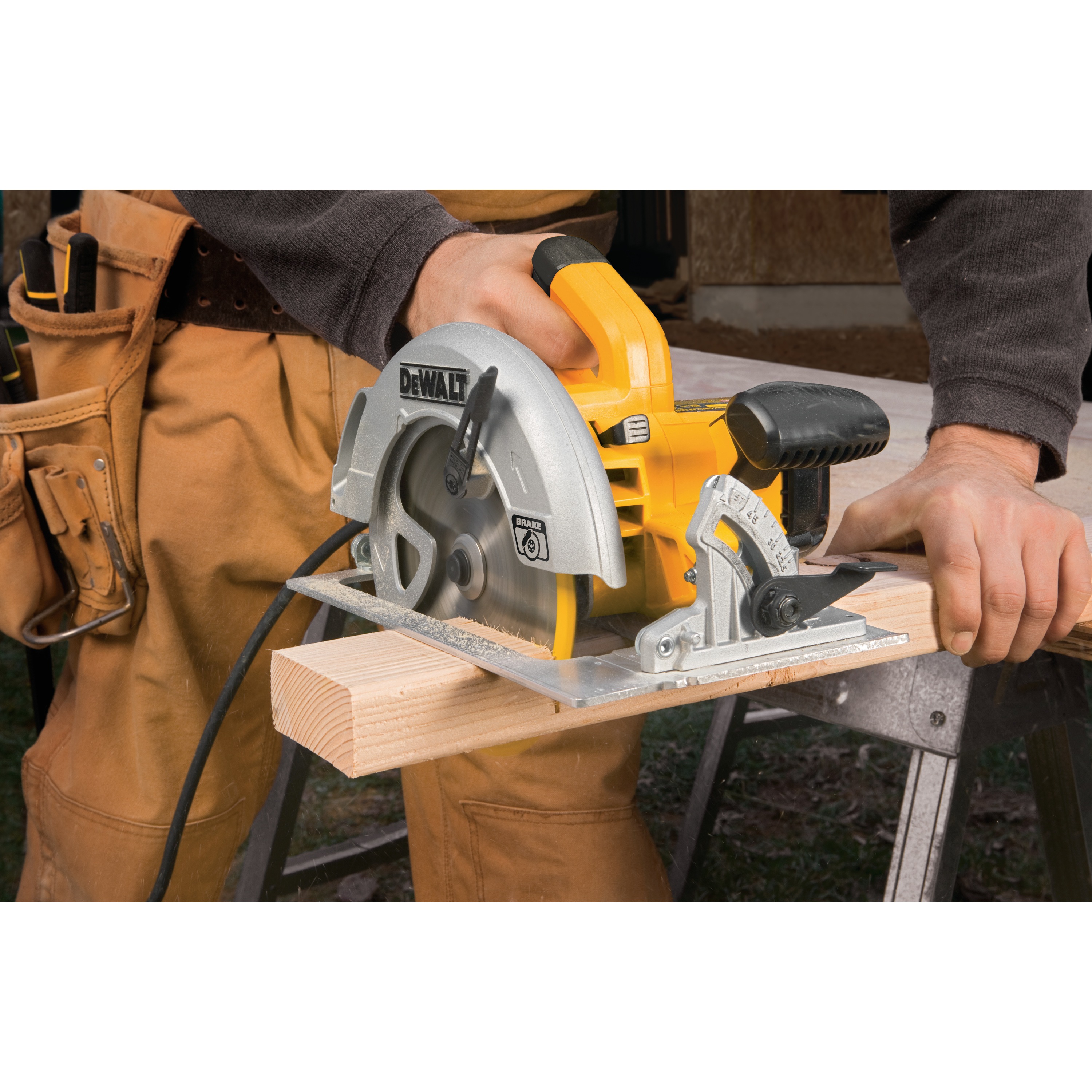 71/4 in. Lightweight Circular Saw DWE575SB DEWALT