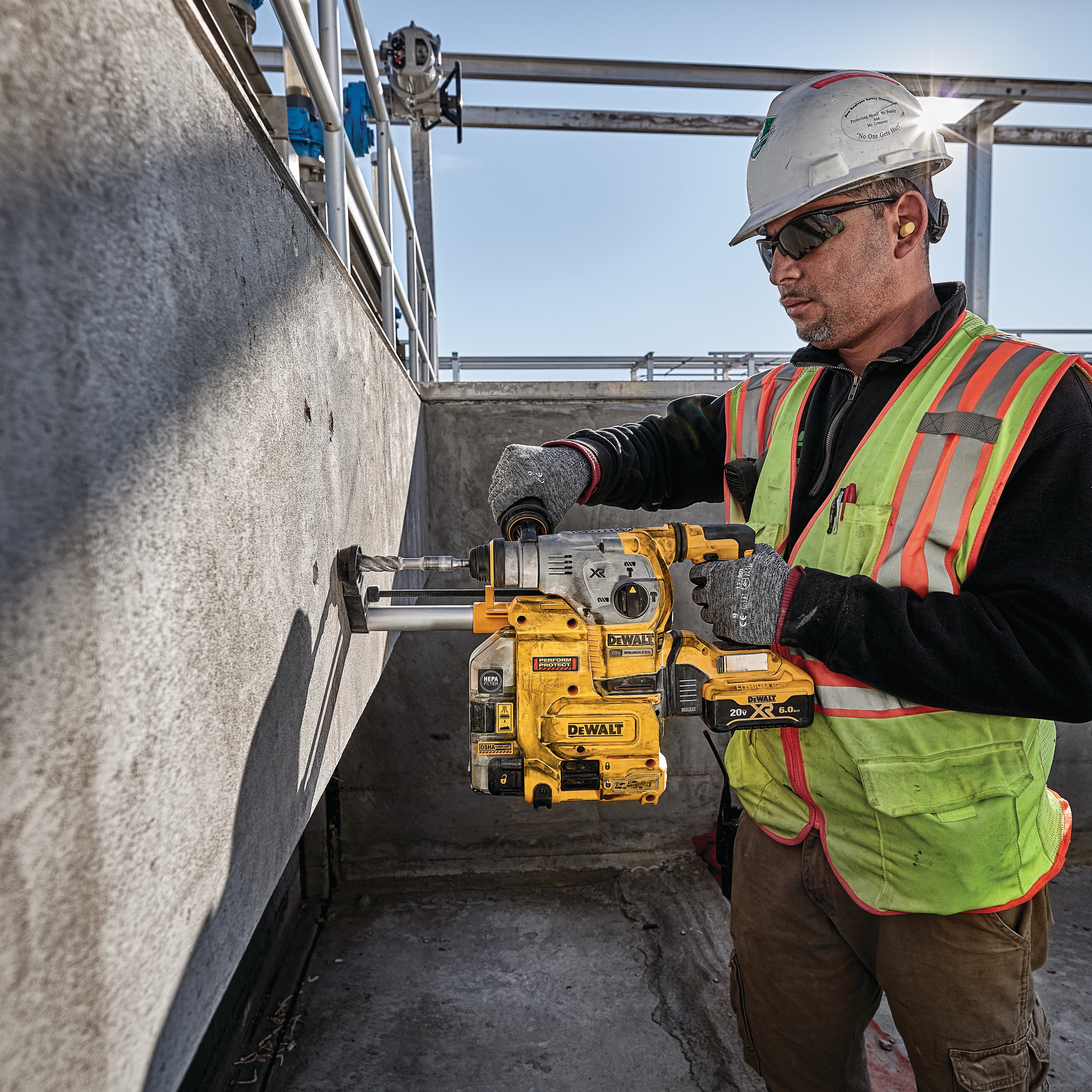 Onboard Dust Extractor for 11/8 in. SDS Plus Hammers DWH304DH DEWALT