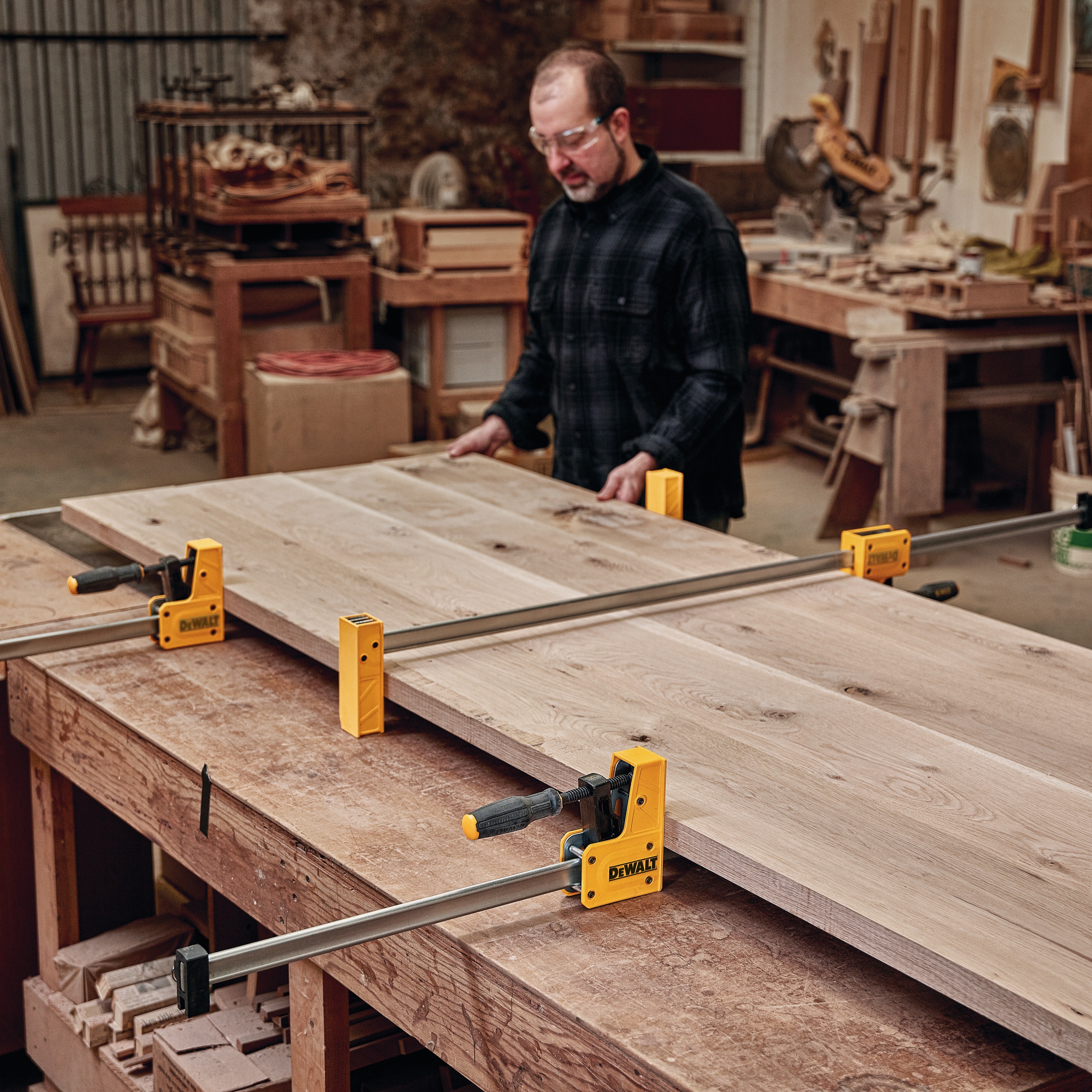 24 in. Parallel Bar Clamp DWHT83831 DEWALT