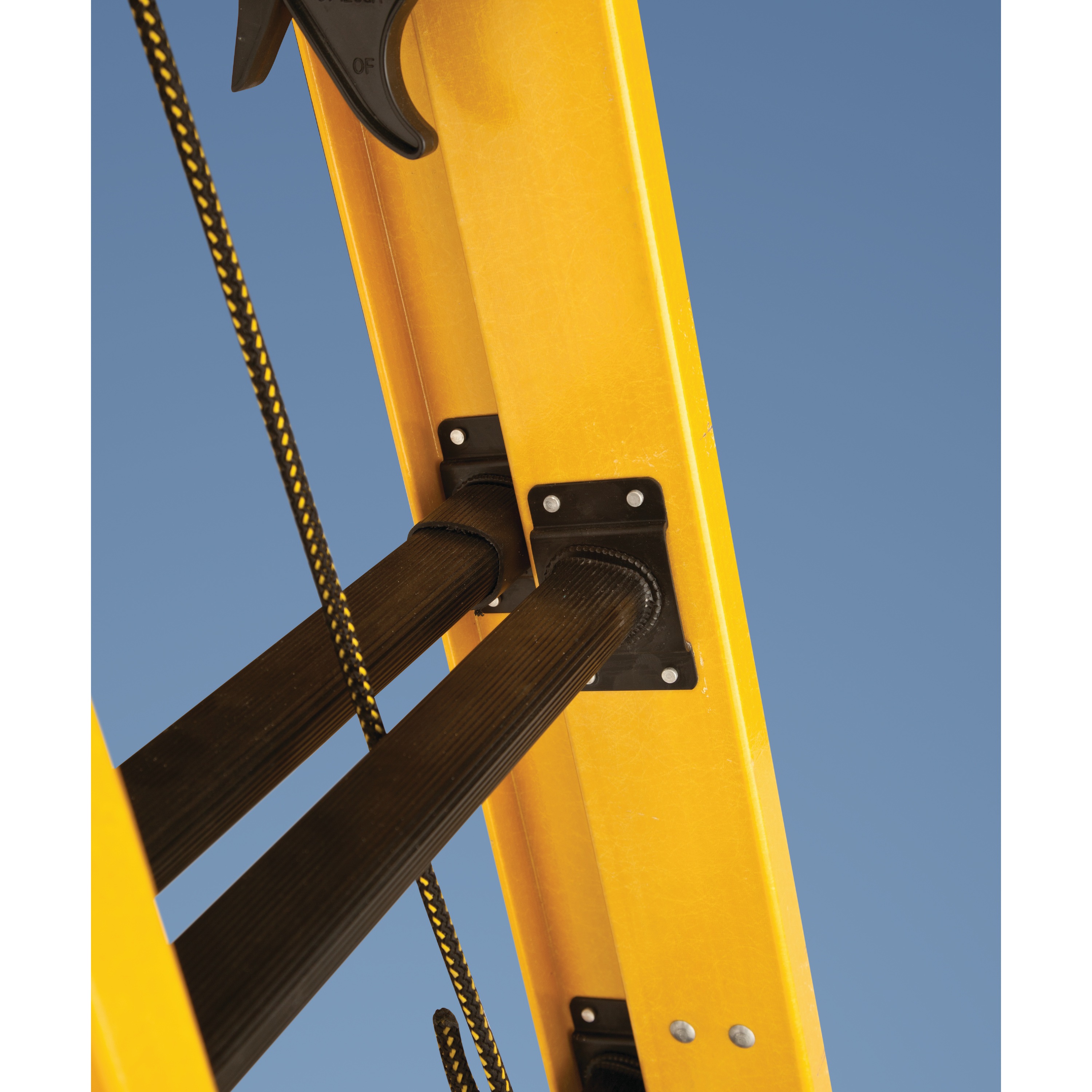 24' Fiberglass Extension Ladder 375 lbs. Load Capacity DXL342024PG DEWALT