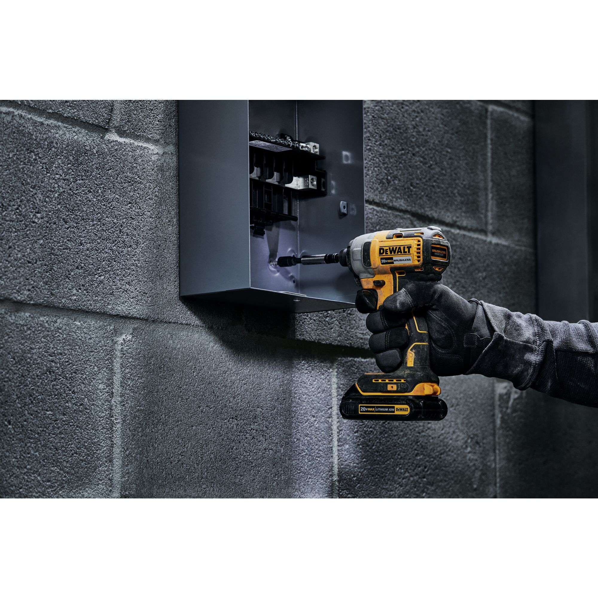 20V MAX* Brushless 1/4 in. Cordless Impact Driver Kit | DEWALT