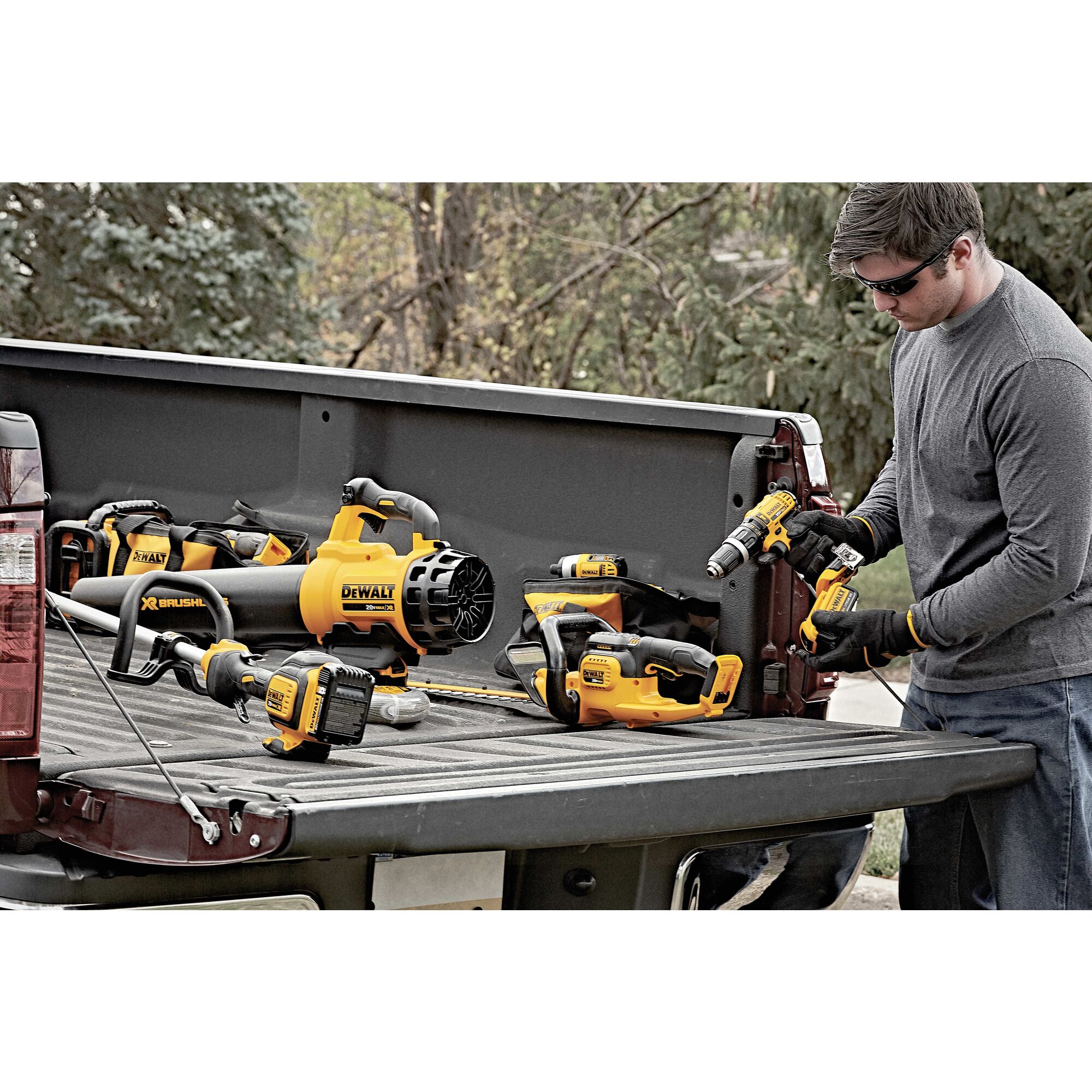 20V MAX Lithium Ion 22 in. Hedge Trimmer Tool Only DEWALT
