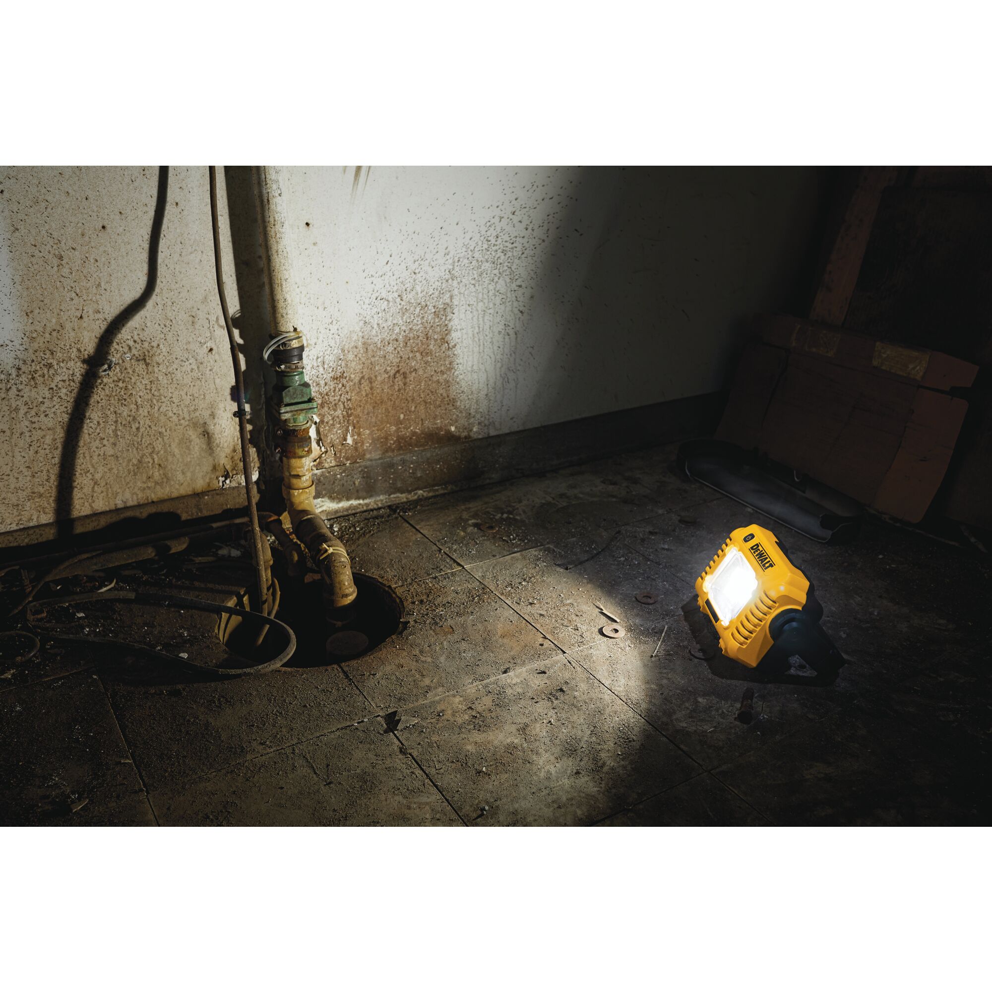 Dewalt dcl077b cordless task light clearance