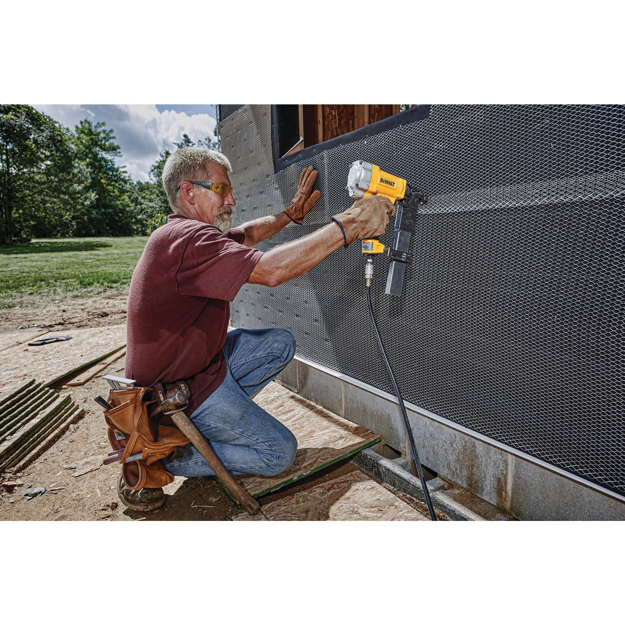 Dewalt pneumatic deals stapler